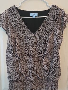 CeCe Taupe Tan Black Leopard Print V-Neck Ruffle Blouse Size Medium